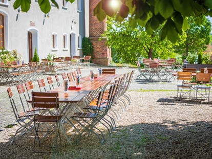 Hochzeit - Art der Location: im Freien - Der Gastgarten des Stanglbräu bei Regensburg. - Stanglbräu