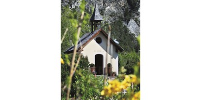 Hochzeit - Art der Location: Hotel - Tiroler Oberland - Trofana Tyrol Kapelle zum heilige Christophorus, inmitten der Grünanlage - Trofana Tyrol