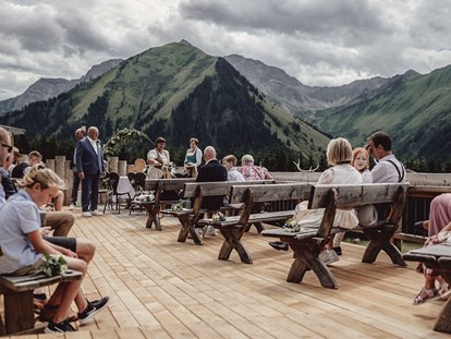 Hochzeit - Parkplatz: kostenlos - Tiroler Oberland - Eine Trauung im Freien. - Das View - the Pop-Up