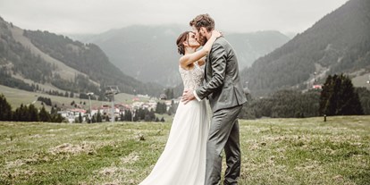 Hochzeit - Art der Location: Eventlocation - Die Bergwelt Tirols lädt zu unvergesslichen Fotos. - Das View - the Pop-Up
