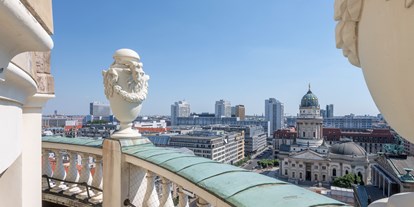 Hochzeit - Geeignet für: Vernissage oder Empfang - Berlin-Stadt Mitte - Ausblick von der Aussichtsplattform - Französischer Dom und Restaurant Hugo & Notte