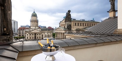 Hochzeit - Geeignet für: Vernissage oder Empfang - Berlin-Stadt - Terrasse vom Festsaal - Französischer Dom und Restaurant Hugo & Notte