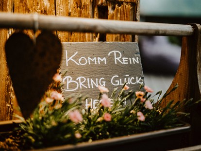 Hochzeit - Trauung im Freien - Berchtesgaden - Liebevolle Details an allen Ecken und Enden. - TIERGARTEN ALM