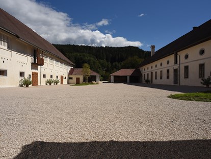Hochzeit - Art der Location: privates Anwesen - Alte Meierei Bleiburg I Innenhof leer - ALTE MEIEREI BLEIBURG