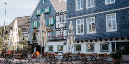 Hochzeit - Hochzeits-Stil: Vintage - Lindlar - Aussenansicht Biergarten - Gasthaus In Der Strassen