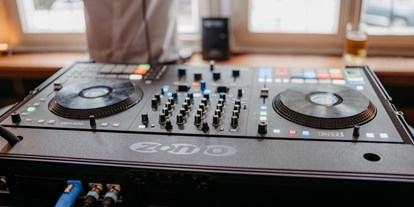 Hochzeit - Klimaanlage - Köln - DJ im Tanzraum aufgebaut - Gasthaus In Der Strassen