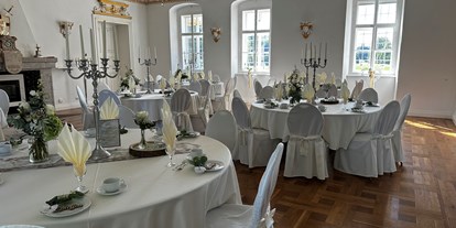 Hochzeit - Umgebung: im Park - Brandenburg - Schloss Grochwitz