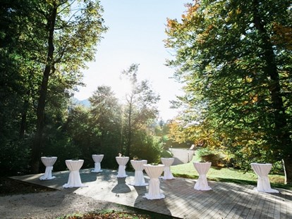 Hochzeit - Art der Location: privates Anwesen - Traunkirchen - Terrasse vor den Stallungen  - Kaiservilla Bad Ischl