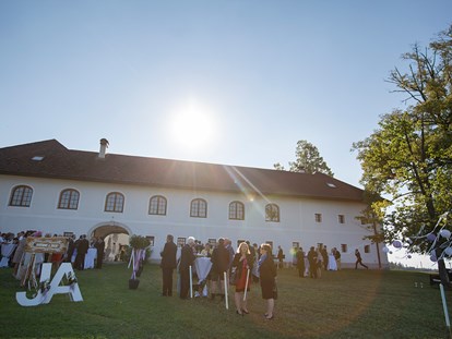 Hochzeit - Art der Location: ausgefallene Location - Ebensee - Heiraten auf dem Hof Groß Höllnberg in Oberösterreich. - Hof Groß Höllnberg