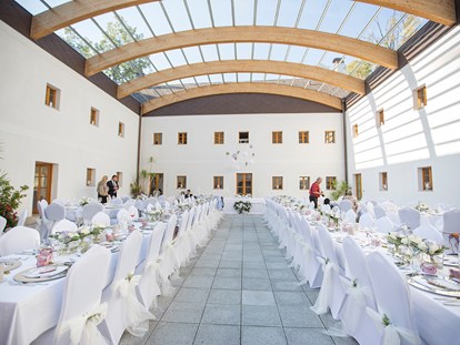 Hochzeit - Trauung im Freien - Ebensee - Heiraten auf dem Hof Groß Höllnberg in Oberösterreich. - Hof Groß Höllnberg