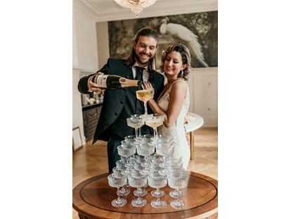 Hochzeit - Frühlingshochzeit - Champagnerpyramide  - Schloss Falkenhorst