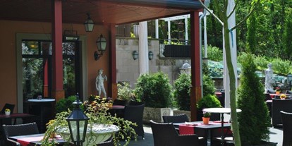 Hochzeit - Hochzeits-Stil: Vintage - Mechernich - Terrasse Restaurant - Waldhotel Rheinbach