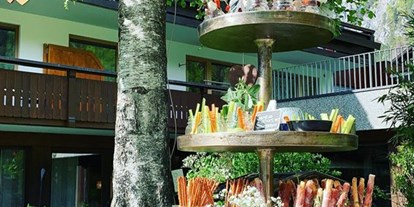 Hochzeit - Trauung im Freien - Vorarlberg - Snack Buffets sind immer ein beliebter Start für einen ausgelassenen beginn einer unvergesslichen Hochzeitsfeier. Wir bieten eine breite Palette an Köstlichkeiten an.
 - Relax- & Vitalhotel Adler