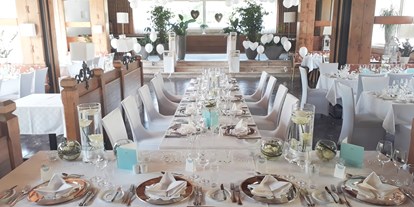 Hochzeit - Preisniveau: moderat - St. Gerold - Speisesaal mit Hochzeitstafel - Relax- & Vitalhotel Adler