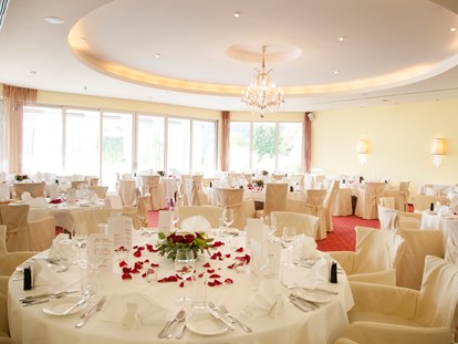 Hochzeit - Trauung im Freien - Liebenfels - Festsaal in unserem Panorama Seerestaurant  - Werzers Hotel Resort Pörtschach