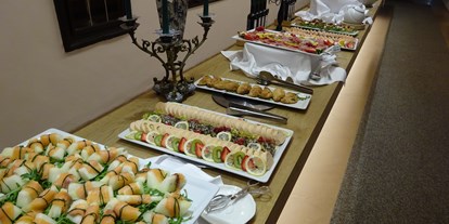 Hochzeit - Sommerhochzeit - Längenfeld - Unser Schlossgang eignet sich nicht nur für ein exquisites Buffet sondern auch für ein Speisen an der Tafel für bis zu 45 Personen. - Jagdschloss-Resort Kühtai