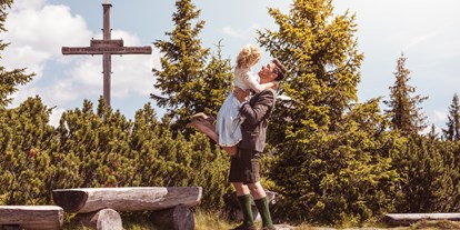 Hochzeit - Geeignet für: Private Feier (Taufe, Erstkommunion,...) - Hallstatt - Hochzeitsglück am Gipfelkreuz der bekannten "Planai" - Schafalm Planai