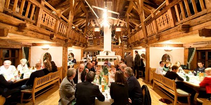 Hochzeit - Hochzeits-Stil: Boho-Glam - Ebensee - Festsaal des Laimer Urschlag - Laimer-Urschlag