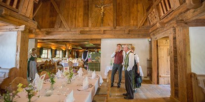 Hochzeit - Art der Location: Bauernhof/Landhaus - Ebensee - Heiraten im Laimer Urschlag - der größten Bauernstube in den Alpen. - Laimer-Urschlag