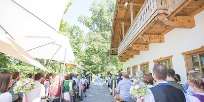 Hochzeit - Hochzeitsessen: Catering - Hallstatt - Eheschließung im Freien im Laimer Urschlag in Strobl. - Laimer-Urschlag