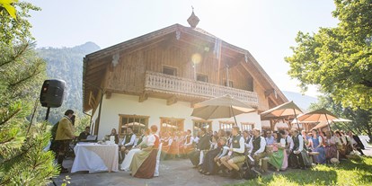 Hochzeit - Hochzeits-Stil: Vintage - Ebensee - Eheschließung im Freien im Laimer Urschlag in Strobl. - Laimer-Urschlag