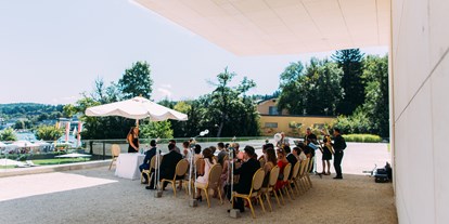 Hochzeit - Preisniveau: hochpreisig - Wörthersee - Eine Trauung im Freien auf Schlosshotel Velden. - Falkensteiner Schlosshotel Velden