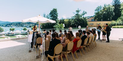 Hochzeit - Geeignet für: Eventlocation - Kappel an der Drau - Eine Trauung im Freien auf Schlosshotel Velden. - Falkensteiner Schlosshotel Velden