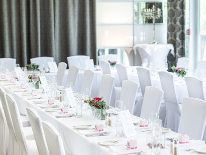 Hochzeit - Art der Location: Hotel - Steyr - Eine Tafel bis 40 Gäste ist in unserem YbbSalon möglich. - Das Schloss an der Eisenstrasse****