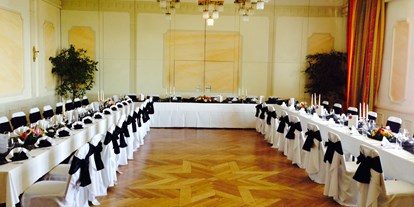 Hochzeit - Standesamt - Wien-Stadt Donaustadt - U-Form Bestuhlung im Wilhelminensaal - Austria Trend Hotel Schloss Wilhelminenberg