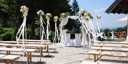 Hochzeit - Kinderbetreuung - Munderfing - Trauung auf der Terrasse
 - Ansitz Wartenfels
