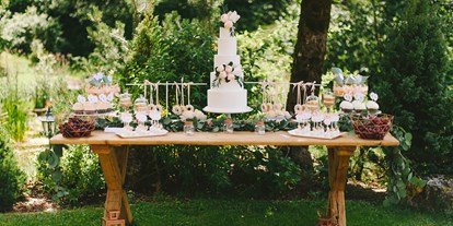 Hochzeit - Art der Location: Schloss - Mattsee - Sweet Table im Garten - Ansitz Wartenfels