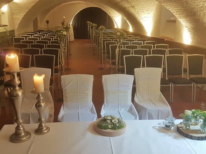 Hochzeit - Art der Location: Eventlocation - Rauchwart - Festliche Trauung im Kastell Stegersbach - Kastell Stegersbach