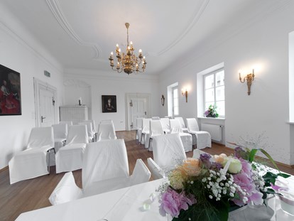 Hochzeit - Umgebung: mit Seeblick - Krispl - Eine standesamtliche Trauung im Mozarthaus in St. Gilgen. - Mozarthaus St. Gilgen am Wolfgangsee