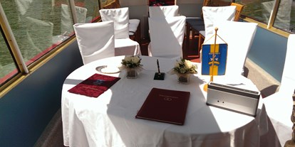 Hochzeit - externes Catering - Ebensee - Trauung am Fahrgastschiff "Monika" - Schifffahrt Loidl