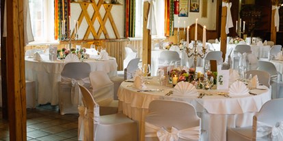 Hochzeit - Art der Location: Hotel - Hochzeit 20.06.2015
Bei dieser Hochzeit für 80 Personen, wurden ausschließlich runde Tische mit Hussen verwendet. - Gasthof Wösner