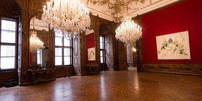 Hochzeit - Umgebung: in einer Stadt - Wien-Stadt Innere Stadt - Der Roter Salon des Palais Schönborn-Batthyány in Wien. - Palais Schönborn-Batthyány