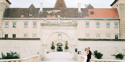 Hochzeit - Geeignet für: Firmenweihnachtsfeier - Langenlois - Feiern Sie Ihre Hochzeit auf Schloss Walpersdorf.
Foto © melanienedelko.com - Schloss Walpersdorf