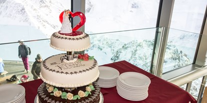 Hochzeit - Frühlingshochzeit - St. Leonhard im Pitztal - Heiraten im Cáfe 3.440 in Tirol.
Foto © Pitztaler Gletscherbahn - Café 3.440