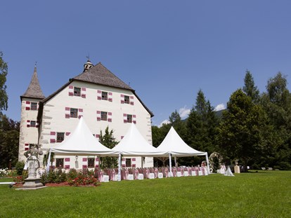 Hochzeit - Hochzeits-Stil: Boho - Zelt für Feiern im Schlosspark - Schloss Prielau Hotel & Restaurants