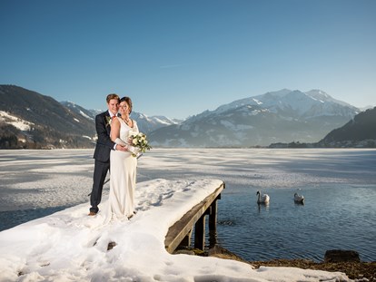 Hochzeit - Hochzeits-Stil: Rustic - Winterliches Fotoshooting am Privatstrand  - Schloss Prielau Hotel & Restaurants