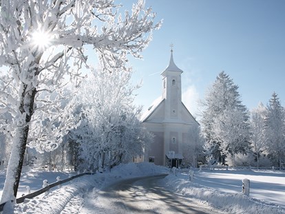 Hochzeit - Festzelt - Prielauer Kirche als Wintertraum - Schloss Prielau Hotel & Restaurants