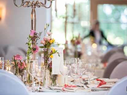 Hochzeit - Preisniveau: günstig - Dekoration im Bankettsaal - Schloss Prielau Hotel & Restaurants