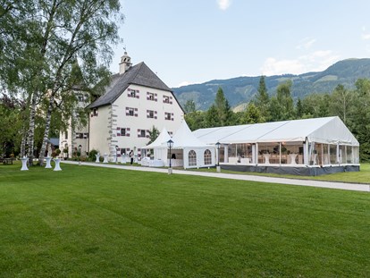 Hochzeit - Wickeltisch - Zell am See - elegantes Zelt im Schlossgarten - Schloss Prielau Hotel & Restaurants