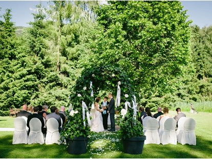 Hochzeit - Hochzeits-Stil: Rustic - Freie Trauung im Schlosspark - Schloss Prielau Hotel & Restaurants