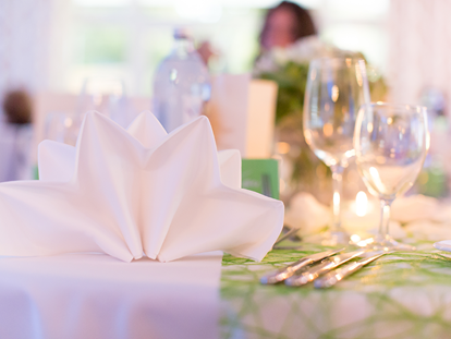 Hochzeit - Geeignet für: Geburtstagsfeier - Landskron - gedeckter Brauttisch - Inselhotel Faakersee - Inselhotel Faakersee