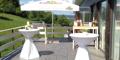 Hochzeit - Garten - Karlsbad - Unsere Sonnenterrasse bietet Platz für einen Sektempfang oder zum gemütlichen Päuschen zwischendurch. - Bischoff's Landrestaurant