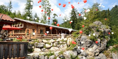 Hochzeit - Art der Location: ausgefallene Location - Tiroler Unterland - WiesnHÜTTE - Feuriger Tatzlwurm