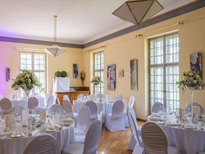 Hochzeit - Umgebung: im Park - Ebensee - Café I - Villa Toscana/Toscana Congress Gmunden