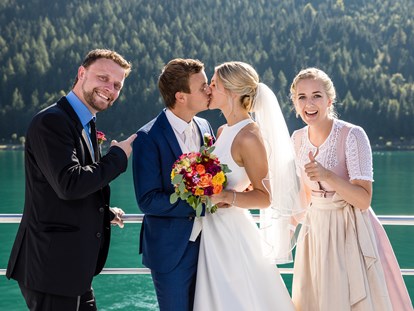 Hochzeit - Hochzeits-Stil: Fine-Art - Gnadenwald - Hochzeit auf dem Schiff. - Achenseeschifffahrt - Traumhochzeit direkt am Achensee