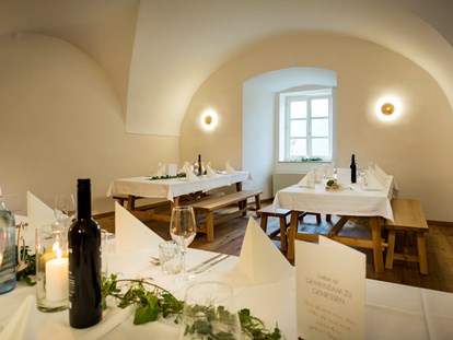 Hochzeit - Umgebung: im Park - 2018 Gewölbestube - gut Platz und Raum für ca. 26 Personen - Schloss Greifenburg